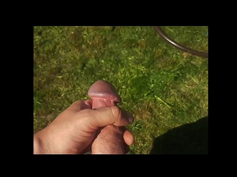 ❤️ A boazona fica com a rata rosa fodida e ejacula com um esguicho num jardim de Verão ️ Porno bonito em pt.videolucrativo.top
